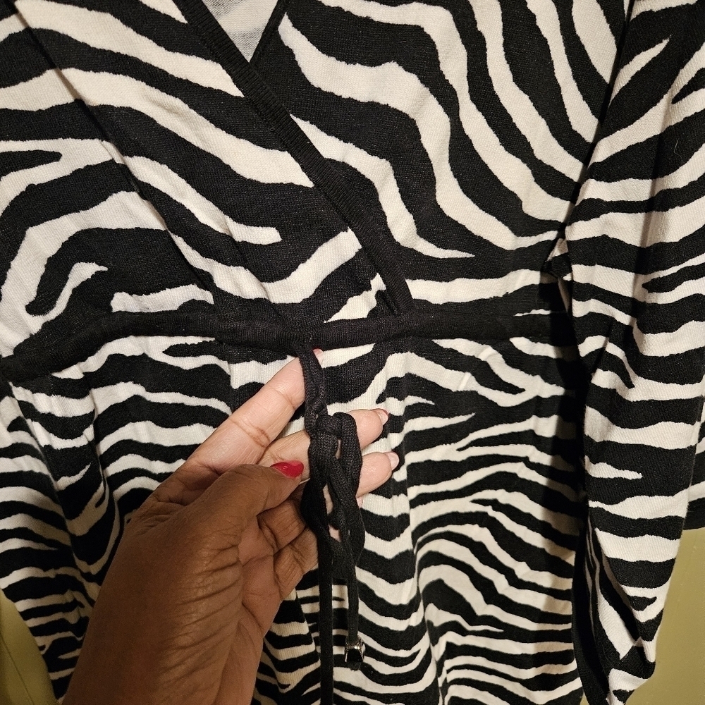 Lane Bryant Animal, Zebra Print Knit Wrap Sweater, Size 26/28, Adjustable - Picture 2 of 5